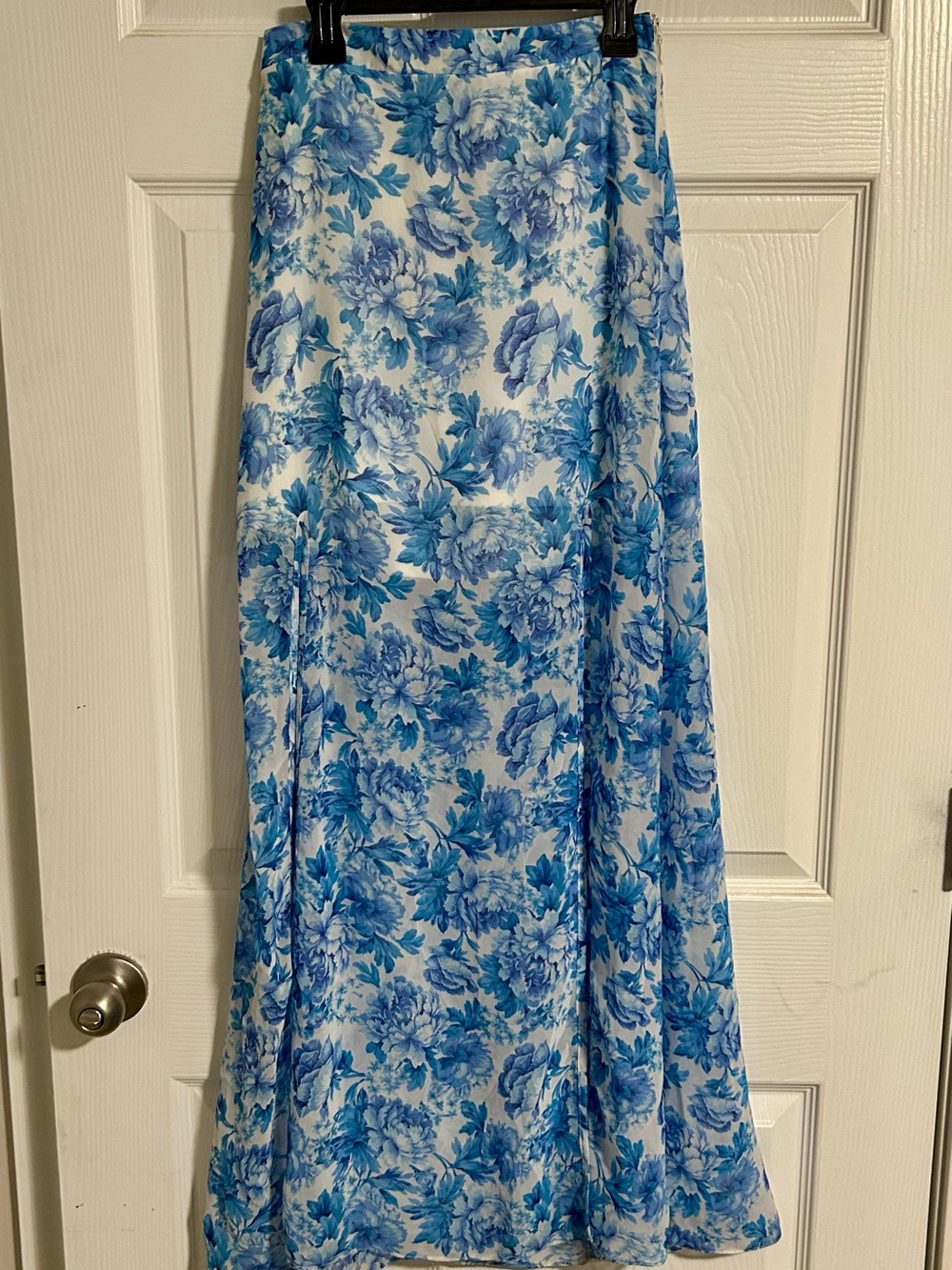 show me your mumu Blue Floral mick double slit Maxi Skirt cottagecore small